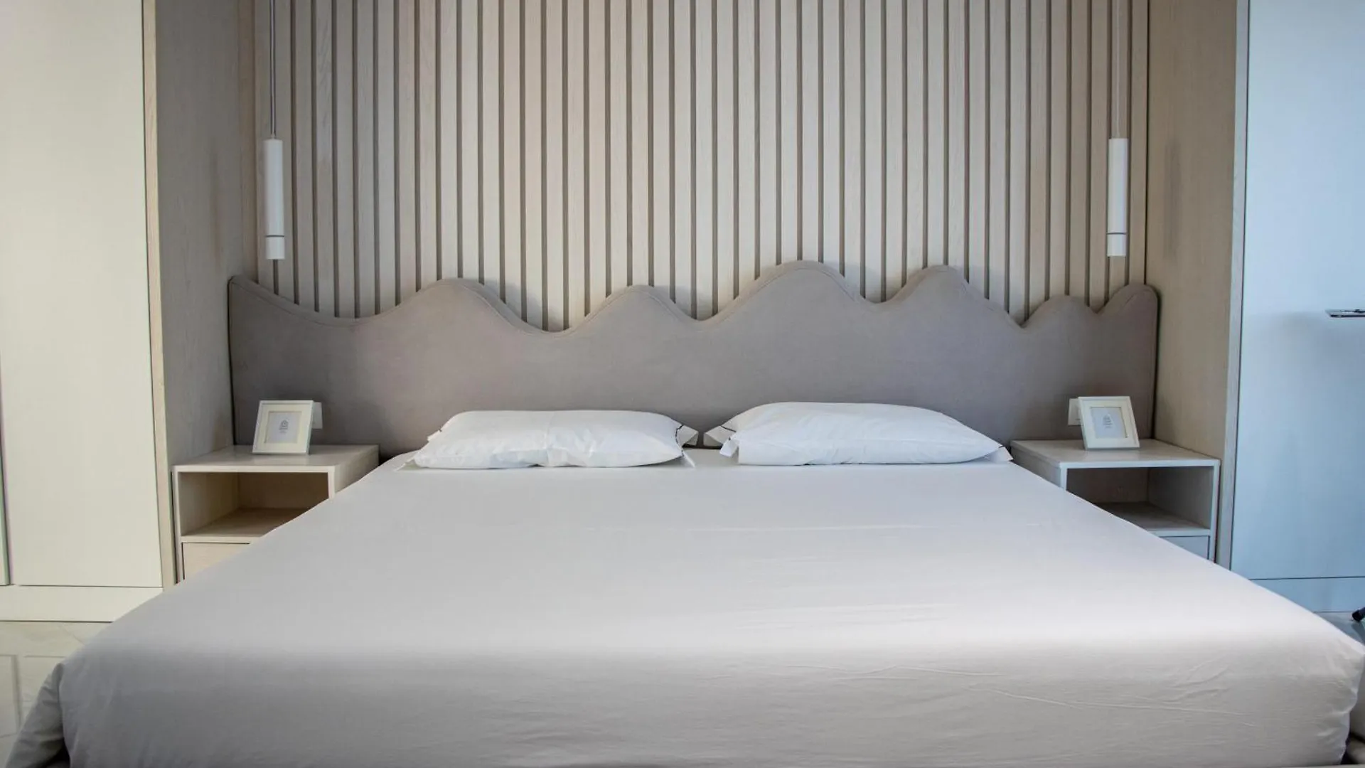 White Hill Hotel, Spa & Conferences Δυρράχιο 4*,  Αλβανία